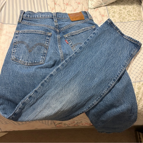 Levi's RibCage Straight Leg Jeans - Picture 7 of 8